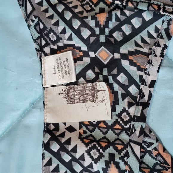 Aztec pattern tank - Picture 3 of 7